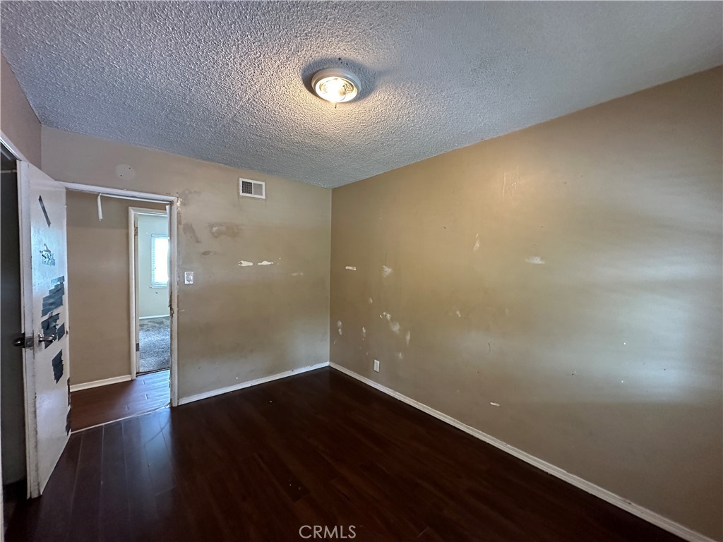2033 W Elm Avenue
