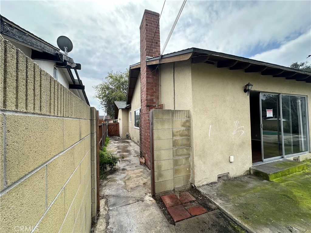 2033 W Elm Avenue