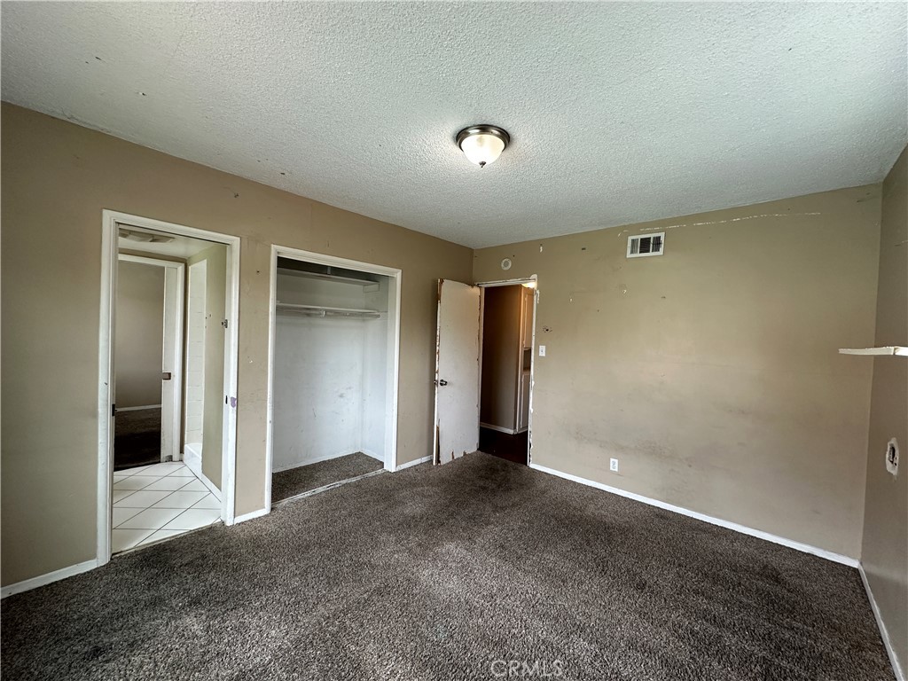 2033 W Elm Avenue