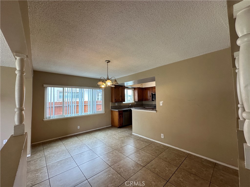 2033 W Elm Avenue