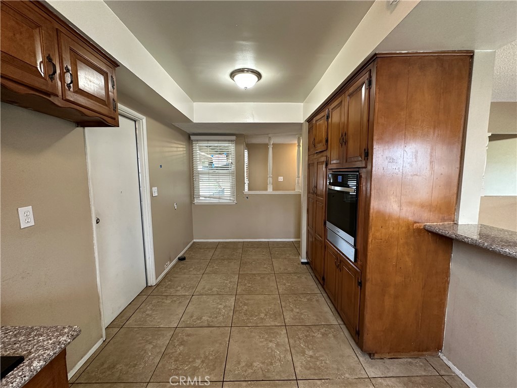 2033 W Elm Avenue