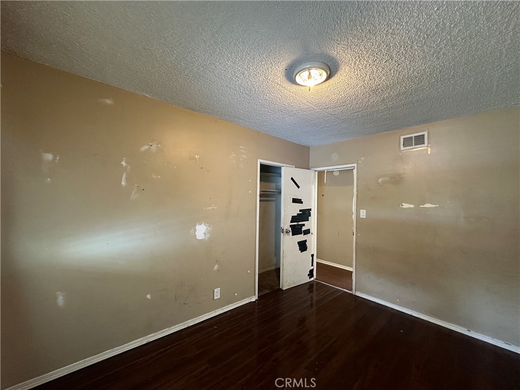 2033 W Elm Avenue