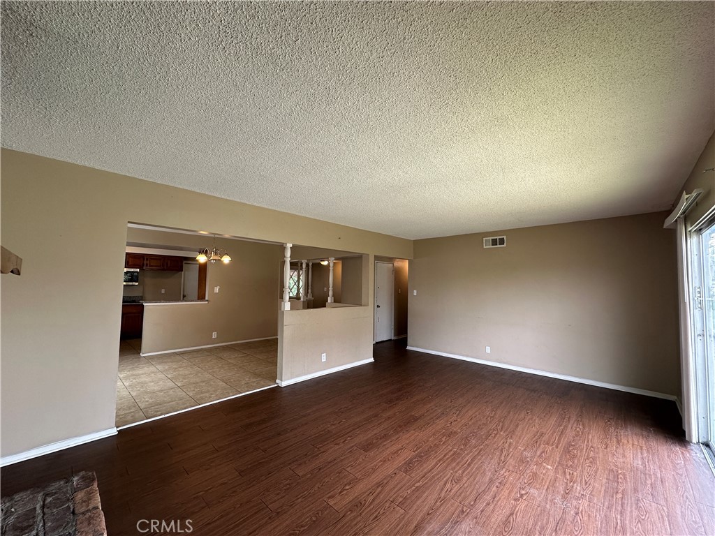 2033 W Elm Avenue