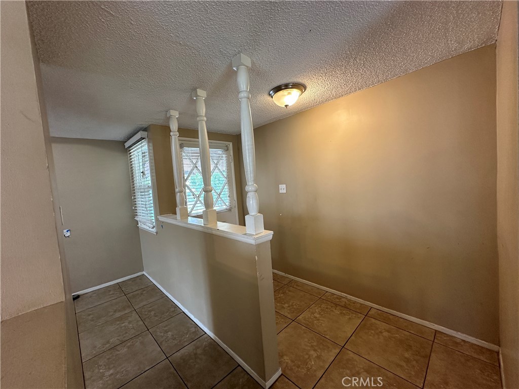 2033 W Elm Avenue