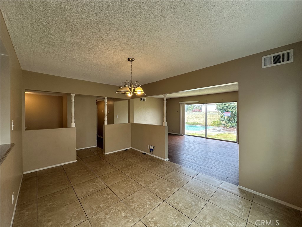2033 W Elm Avenue