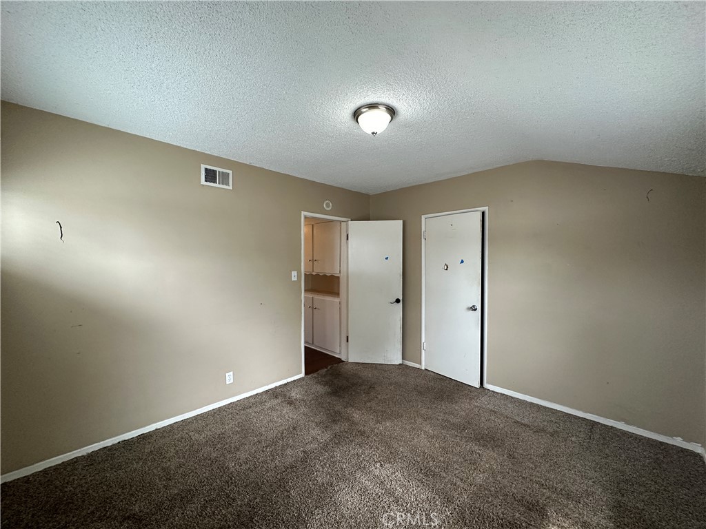 2033 W Elm Avenue