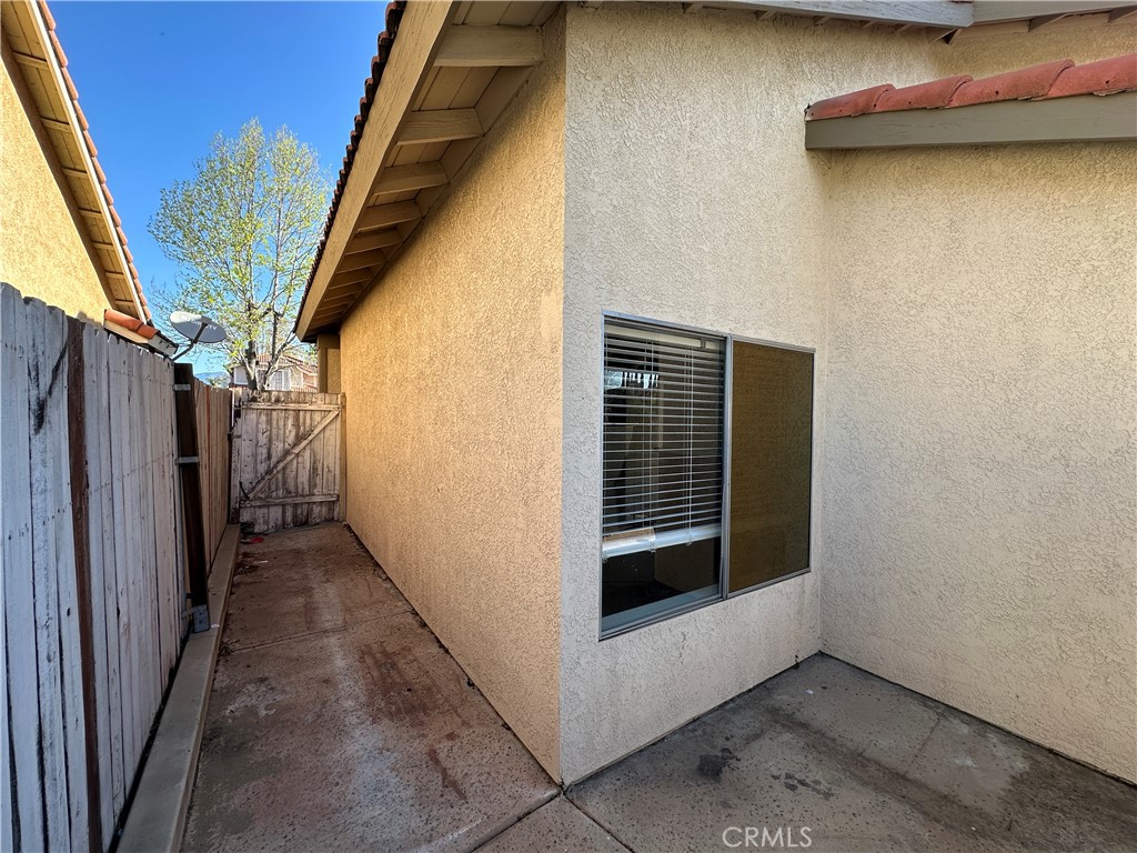 1155 W Victoria Street