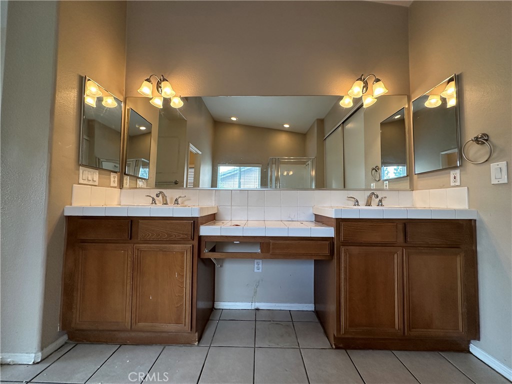 810 Aria Road