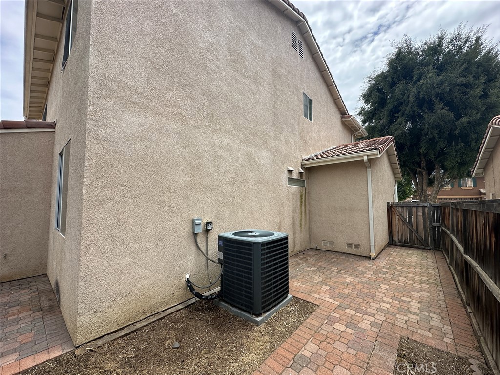 2752 Lancaster Avenue