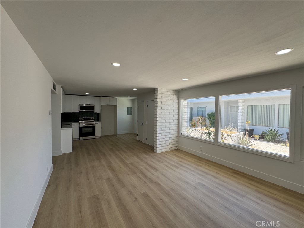 4093 E Calle De Carlos 1