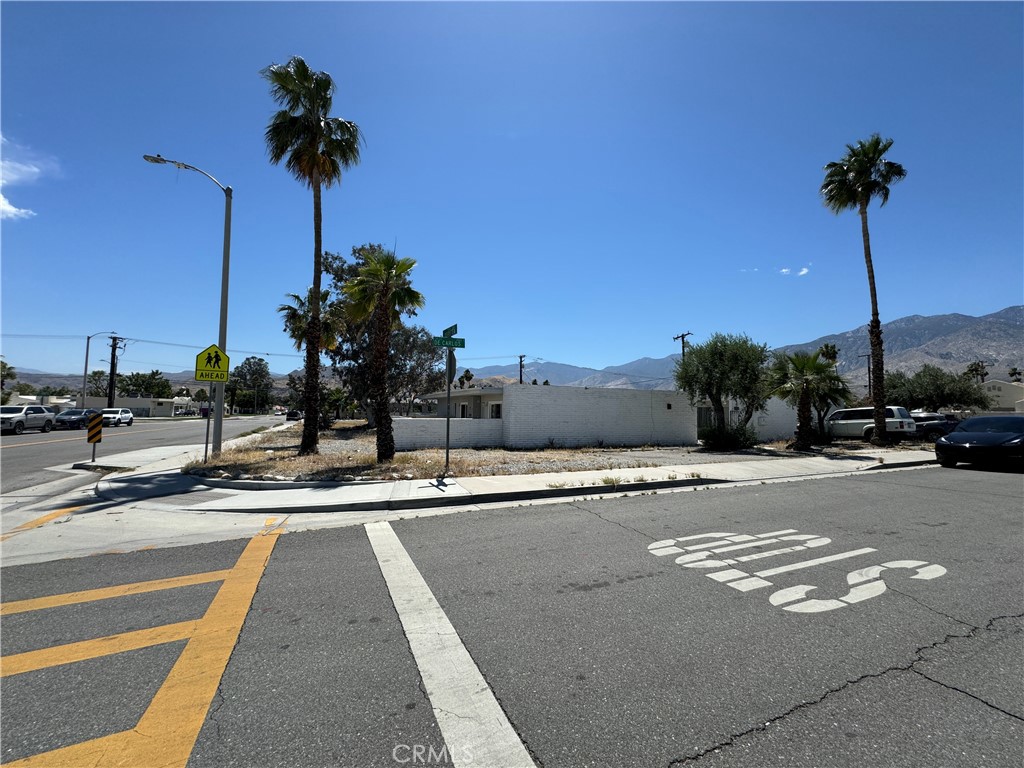 4093 E Calle De Carlos 1