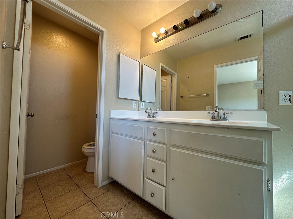 2237 Glimmer Way