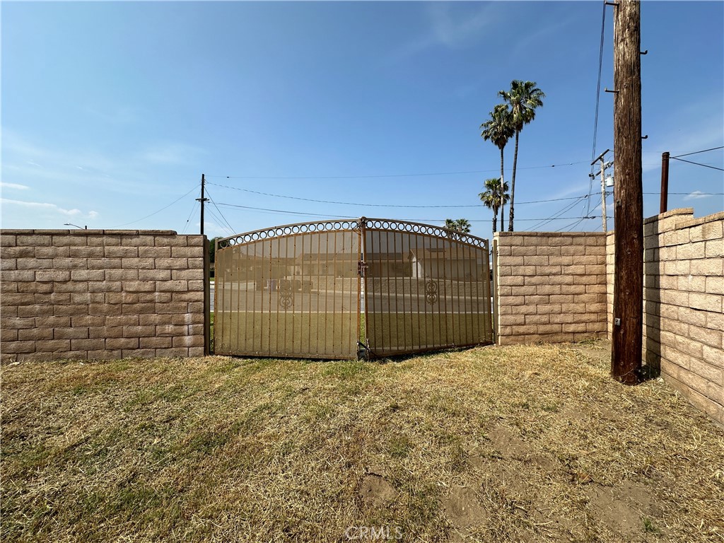 1888 N Joyce Avenue