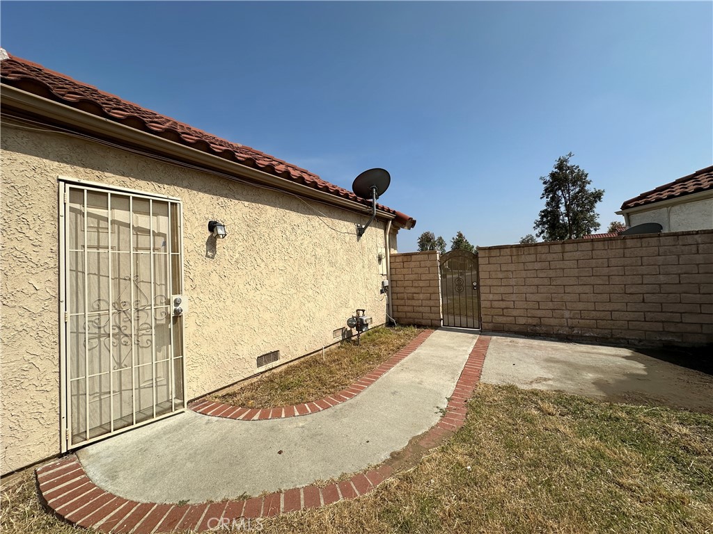 1888 N Joyce Avenue