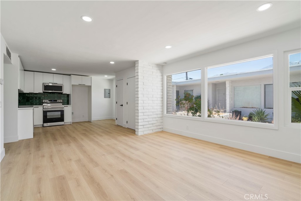 4093 E Calle De Carlos