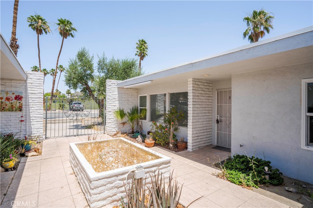 4093 E Calle De Carlos