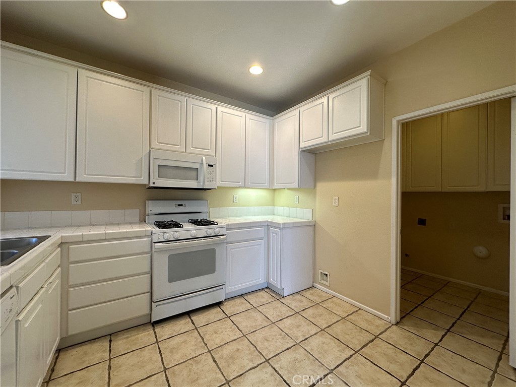 25407 Great Lake Court