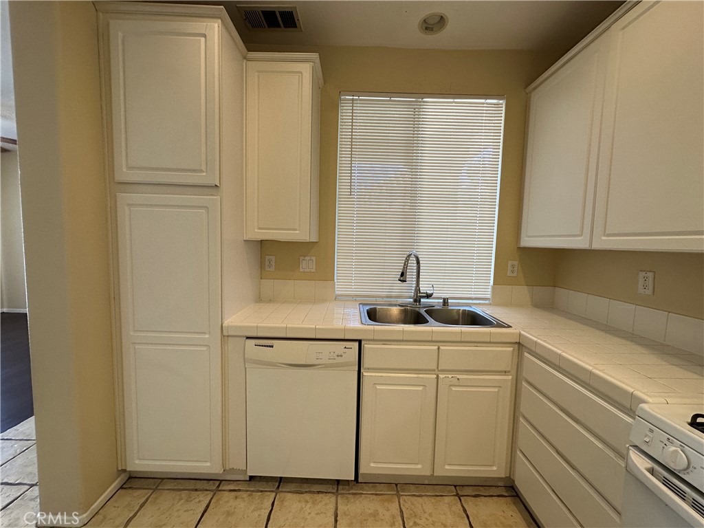 25407 Great Lake Court