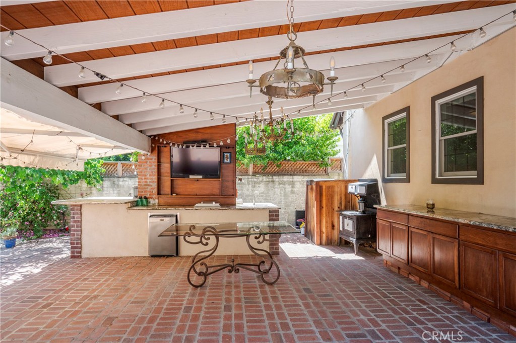 520 W 10th Street