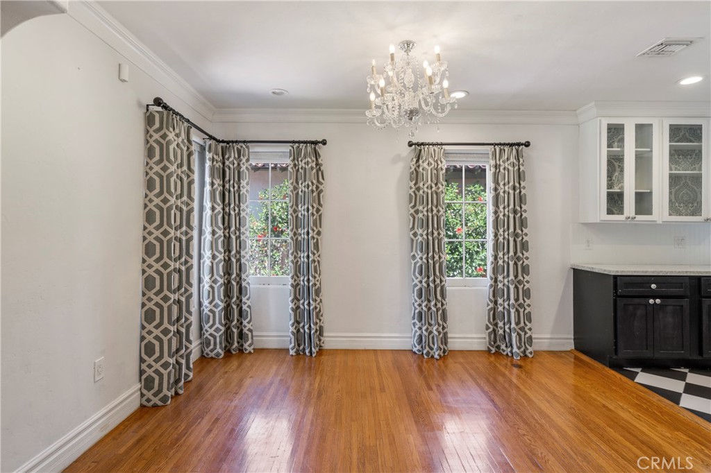 520 W 10th Street