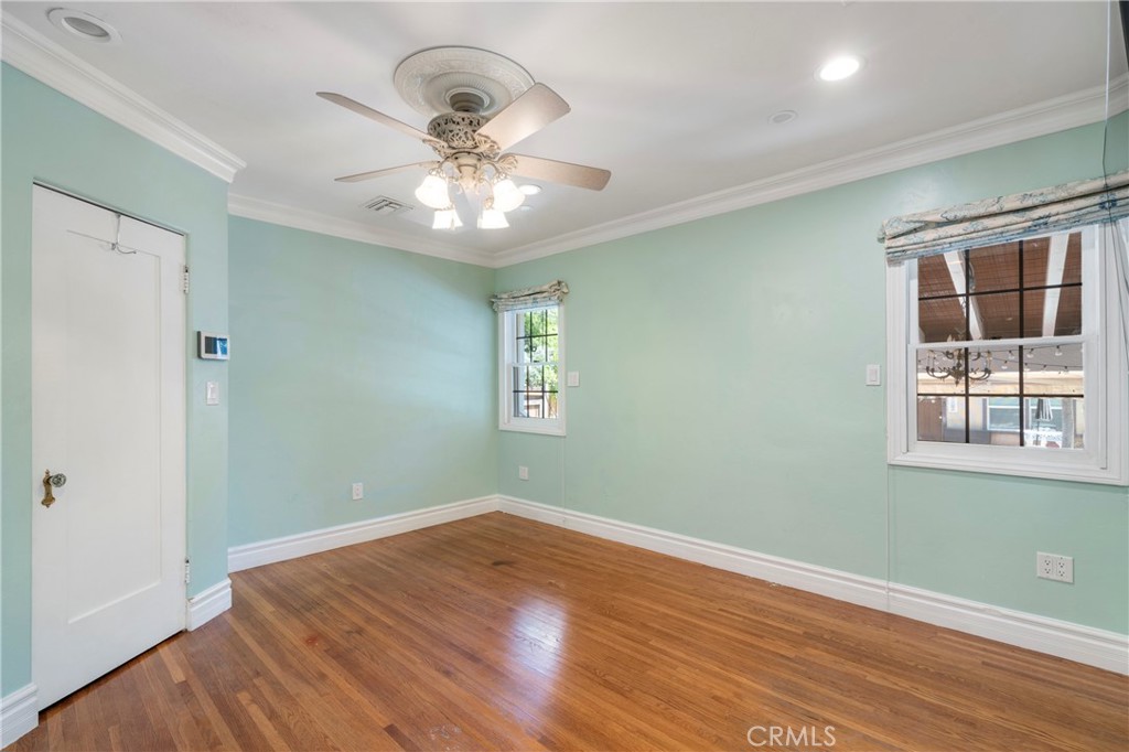 520 W 10th Street