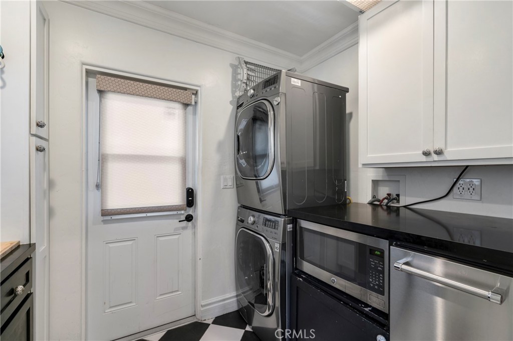 520 W 10th Street