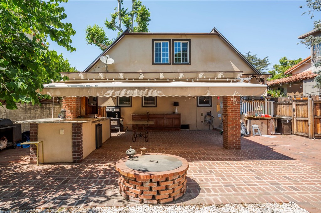 520 W 10th Street