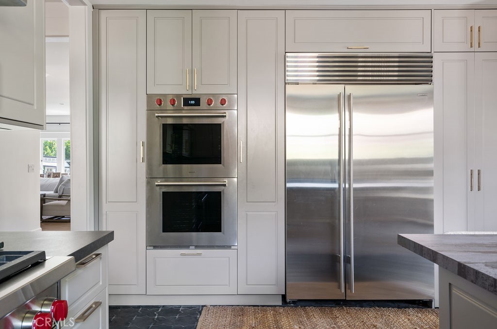 1009 N College Avenue