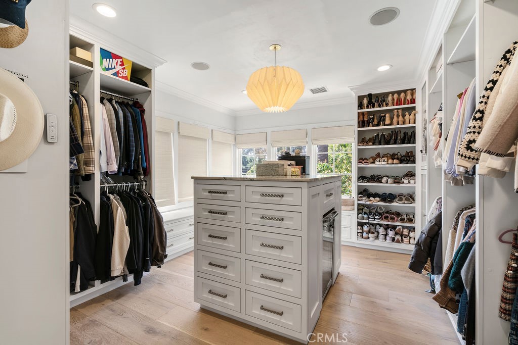 1009 N College Avenue