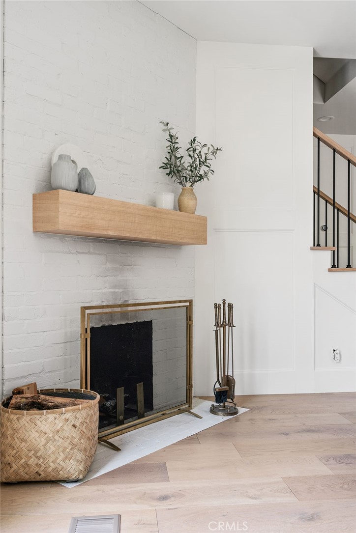 1009 N College Avenue