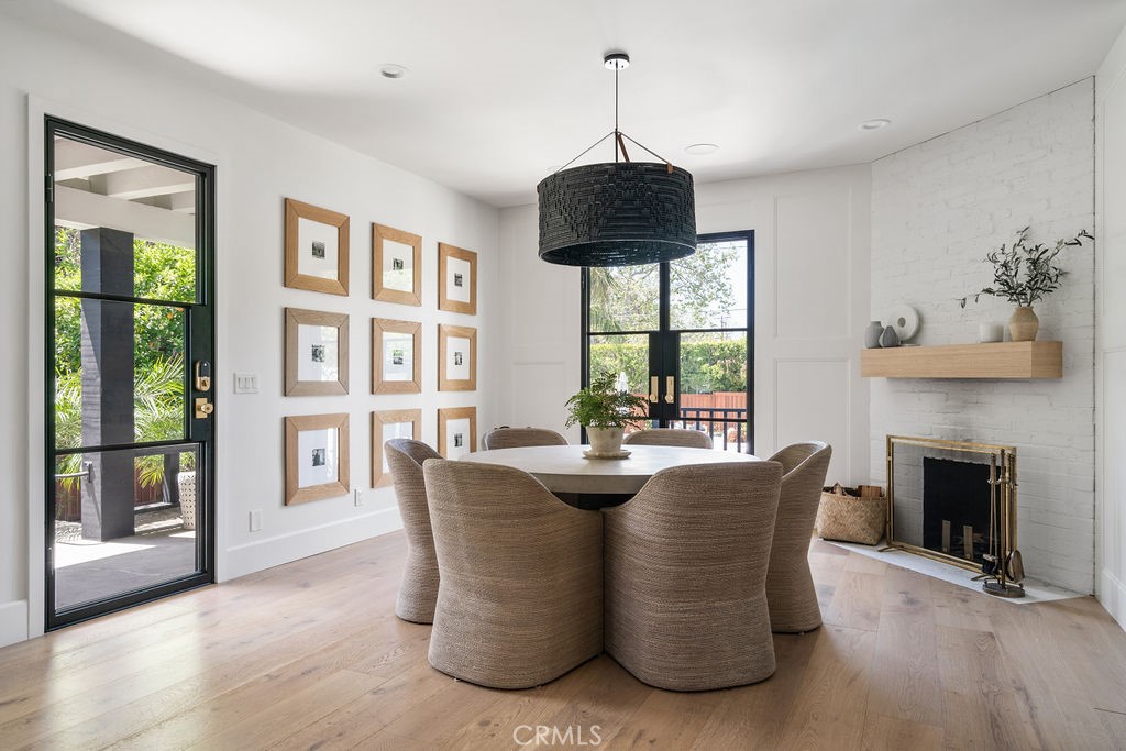 1009 N College Avenue