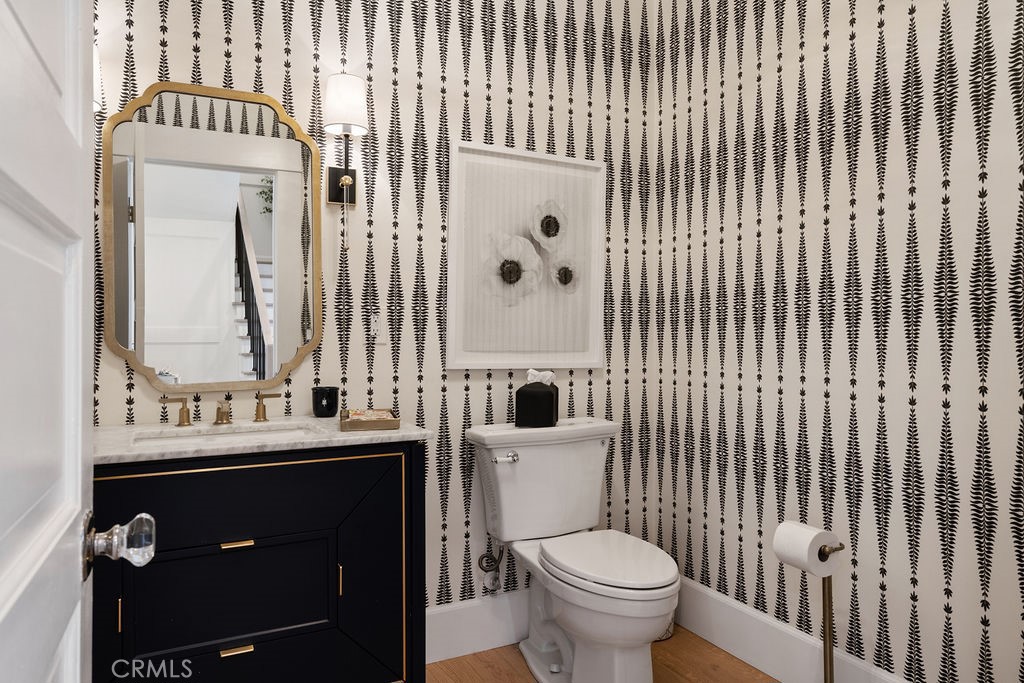 1009 N College Avenue