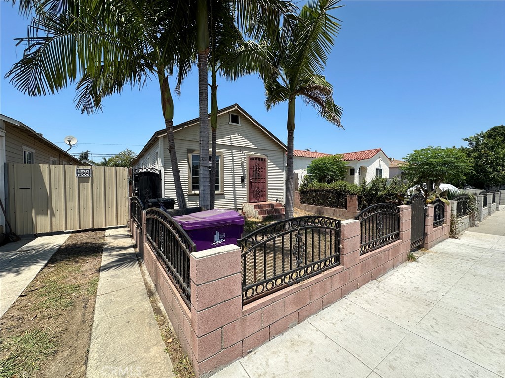 271 E Louise Street