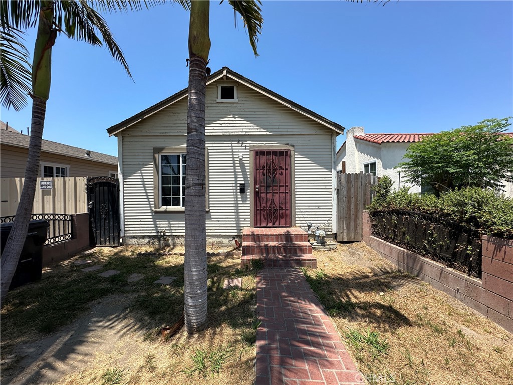 271 E Louise Street