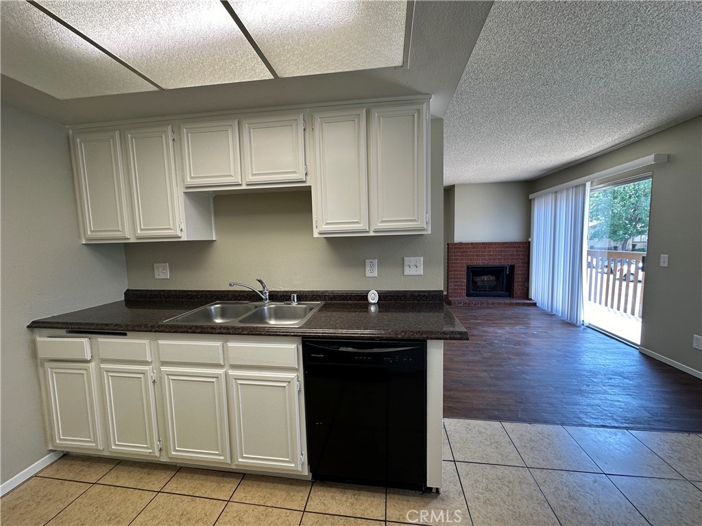 1251 S Meadow Lane 118