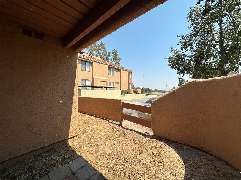 1480 W Edgehill Road 13