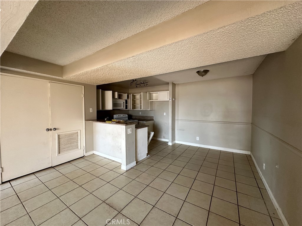1480 W Edgehill Road 13