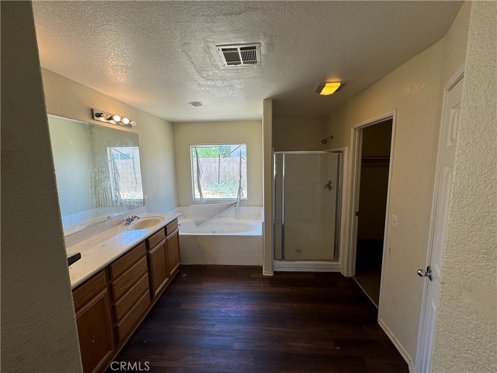 1710 E Miki Way