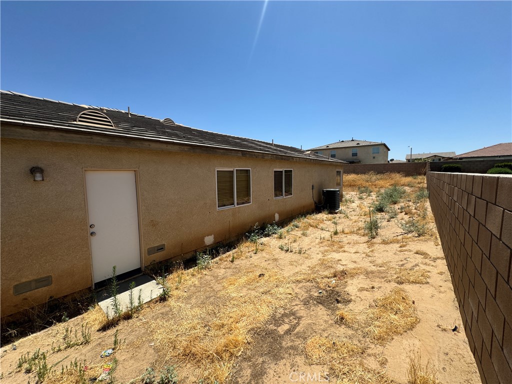 1710 E Miki Way