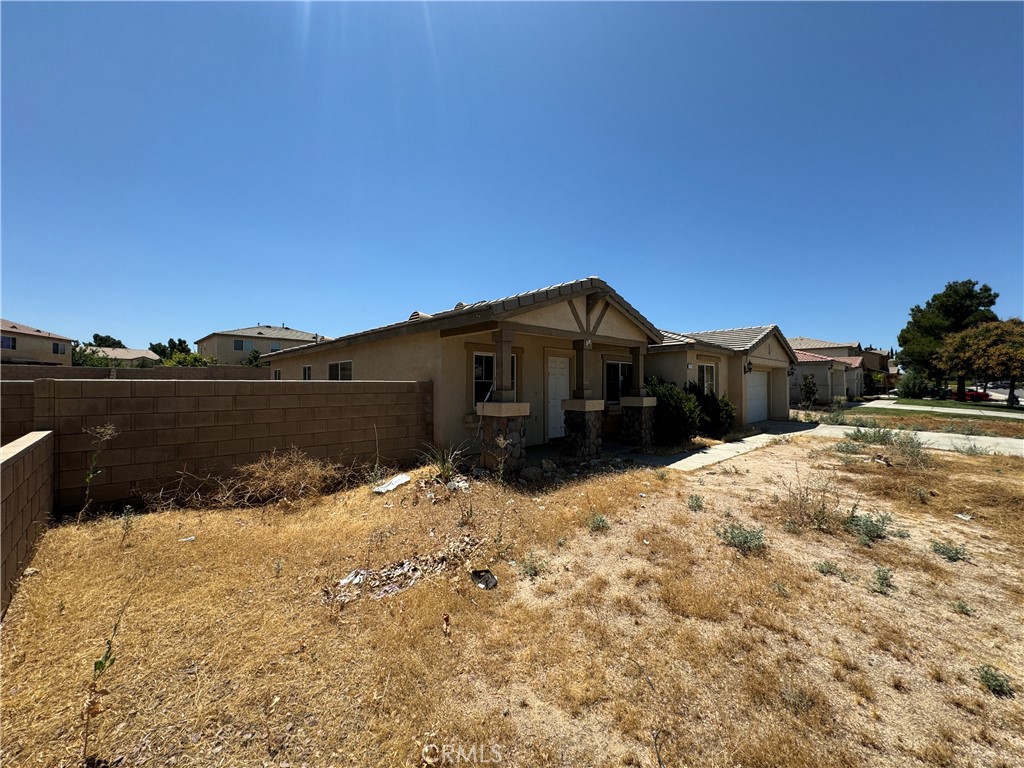 1710 E Miki Way