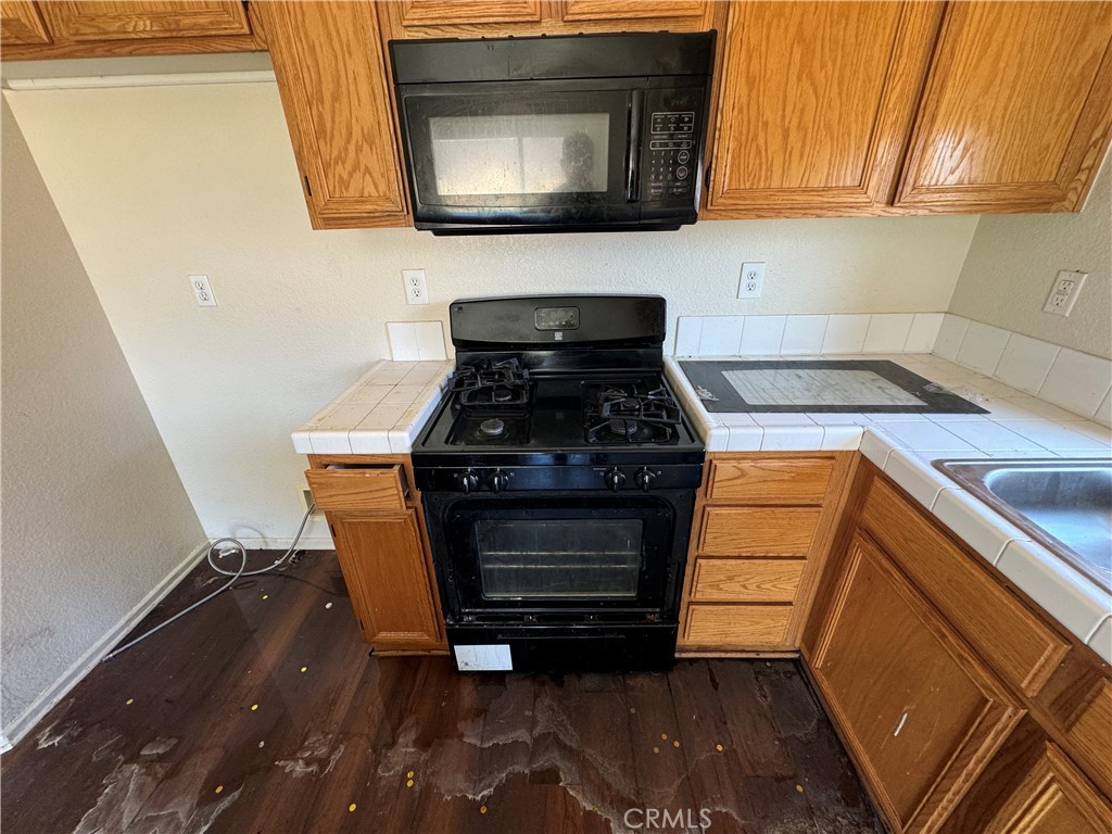 1710 E Miki Way