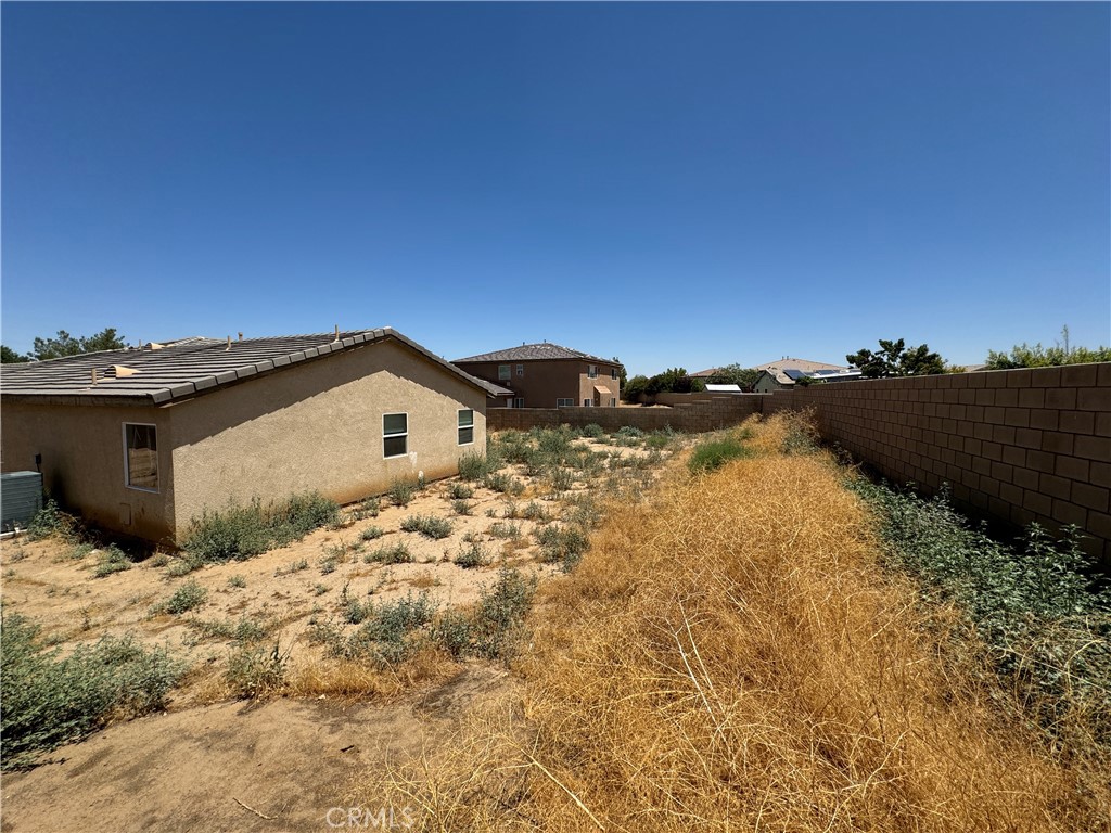 1710 E Miki Way