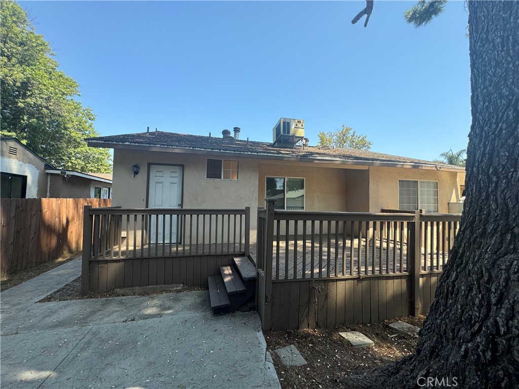 15750 Leadwell Street