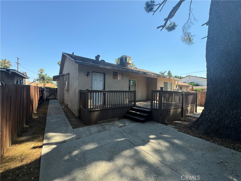 15750 Leadwell Street