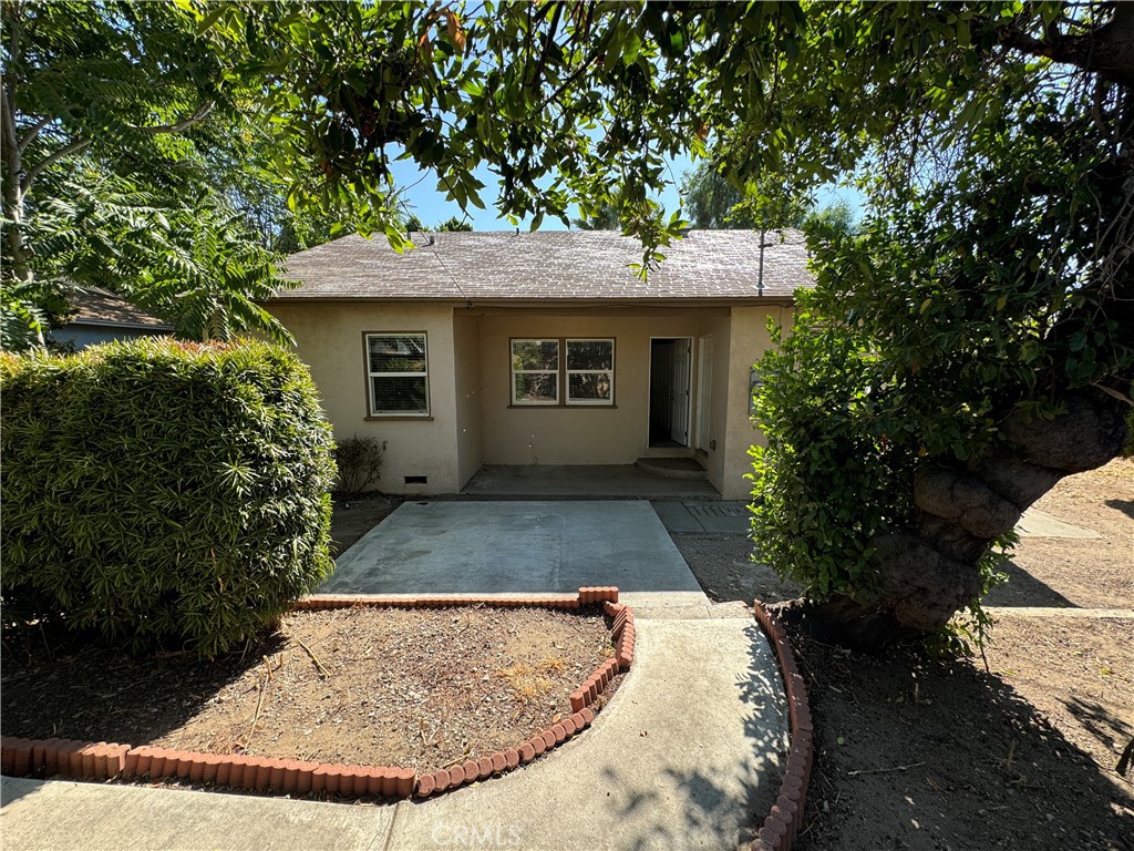 872 N Clifford Avenue