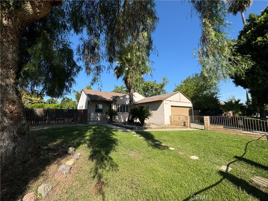 872 N Clifford Avenue