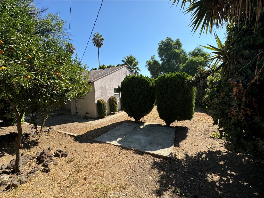 872 N Clifford Avenue