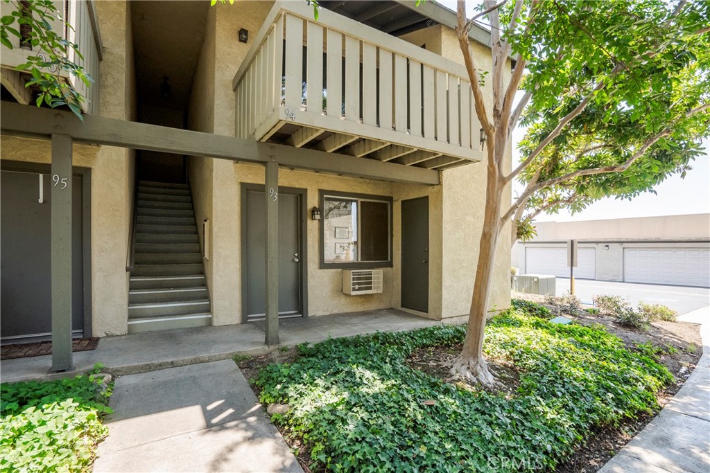 960 E Bonita Avenue 93