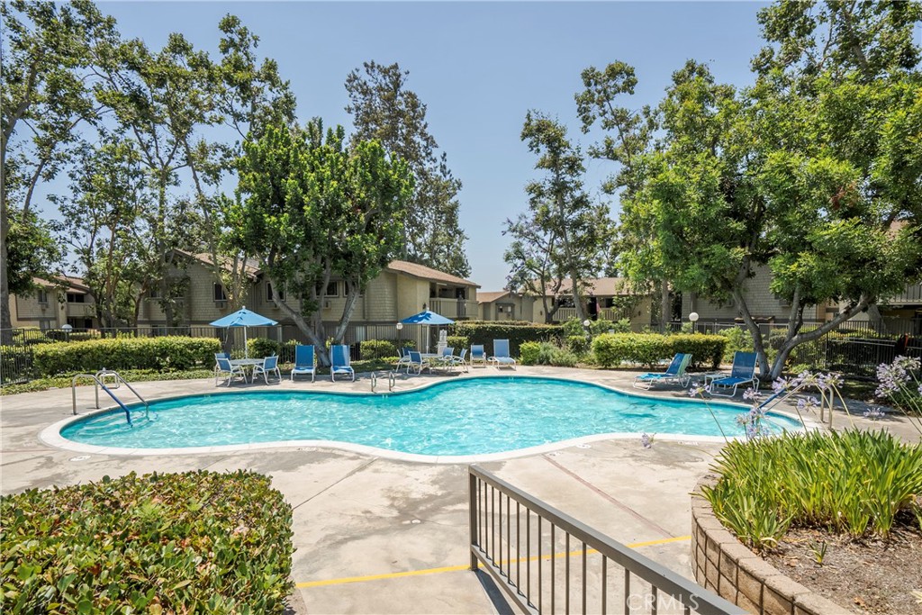 960 E Bonita Avenue 93