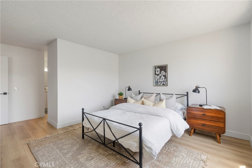 960 E Bonita Avenue 93